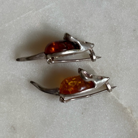 2 Vintage Baltic Amber Mice Pins - Picture 4 of 11